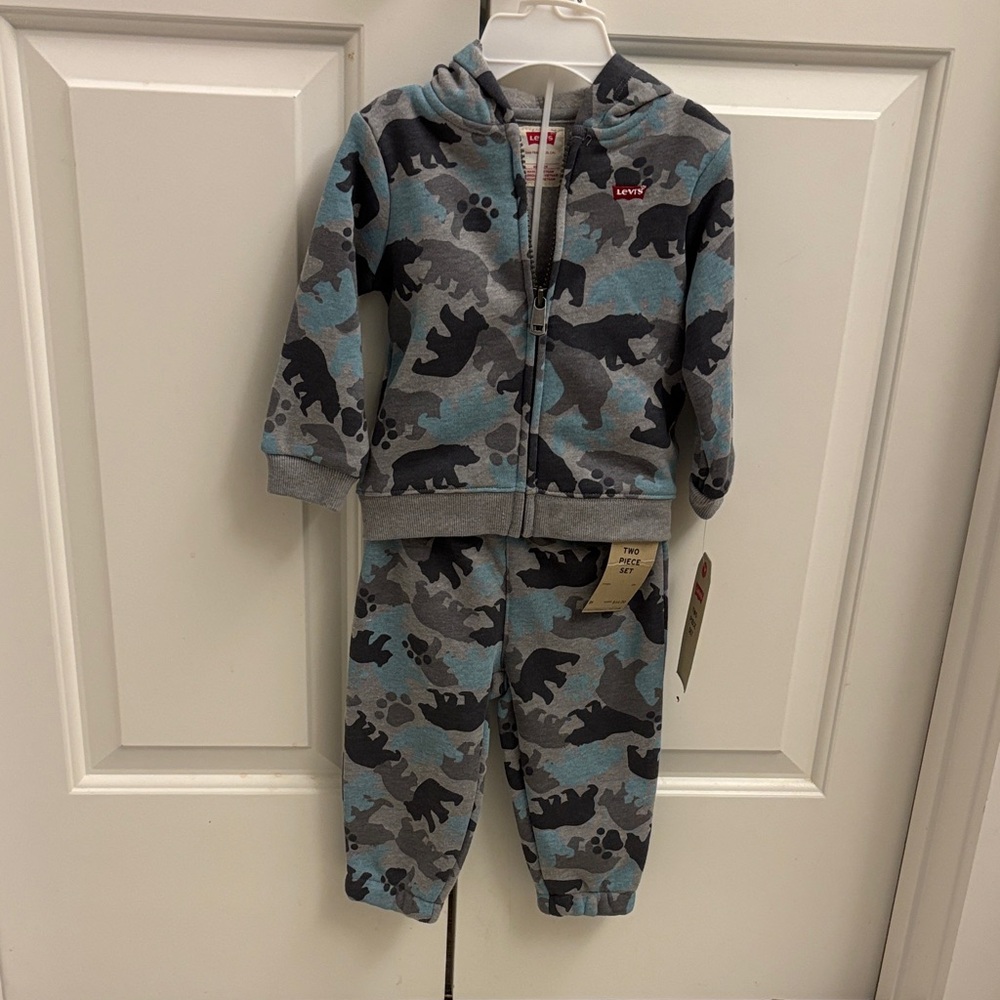 Levi's Blue and Gray Bear Pattern Set
